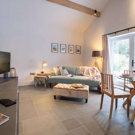 Holiday home The Coach House - Lyth Valley By Letmestay